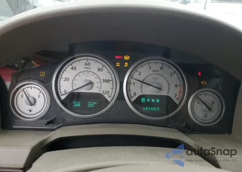 2010 Chrysler Town & Country Touring z USA, uszkodzony, nr VIN 2A4RR5D10AR387020